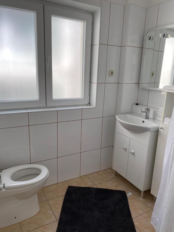פודגורה Villa Leo Beach Apartment מראה חיצוני תמונה